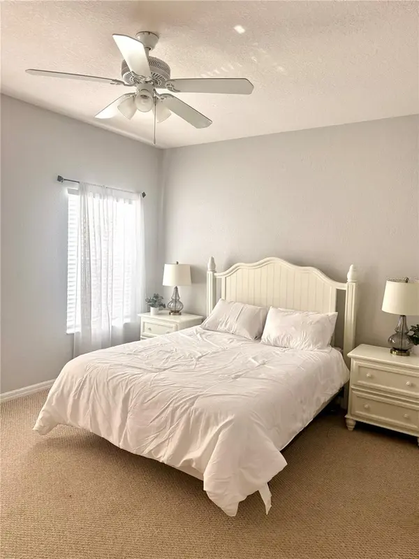 2411 CARAVELLE CIR #2411, Kissimmee, FL 34746