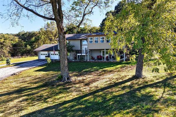 551 Sunny Slope DR, Camdenton, MO 65020