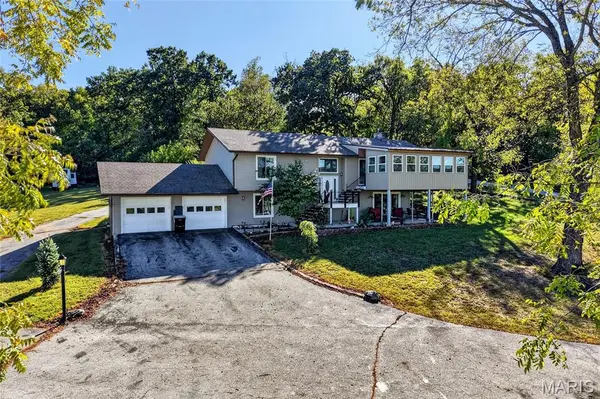 551 Sunny Slope DR, Camdenton, MO 65020