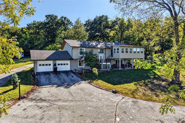 551 Sunny Slope DR, Camdenton, MO 65020