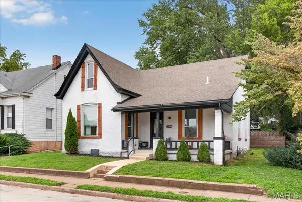 614 S High ST, Belleville, IL 62220