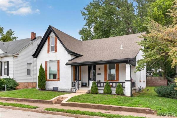 614 S High ST, Belleville, IL 62220