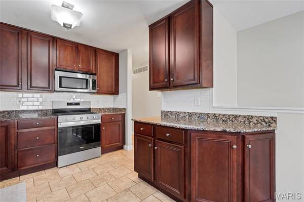 335 Madison AVE, Rock Hill, MO 63119