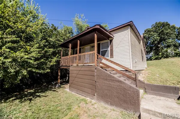 1311 Forest LN, Poplar Bluff, MO 63901