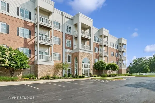 3975 Idlewild LN #204, Naperville, IL 60564