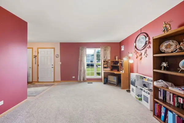 3607 Hoffman ST, Plano, IL 60545