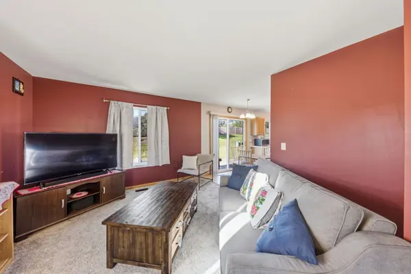 3607 Hoffman ST, Plano, IL 60545
