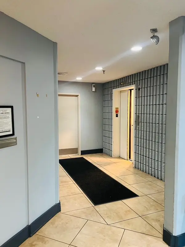 1750 N Marywood AVE #314, Aurora, IL 60505