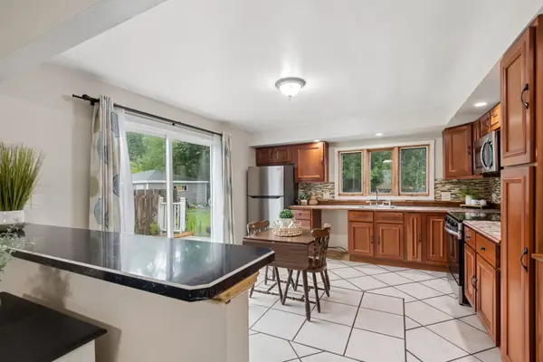 1233 N Lake Shore DR, Round Lake Beach, IL 60073