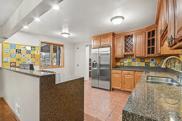4260 W 82nd PL, Chicago, IL 60652