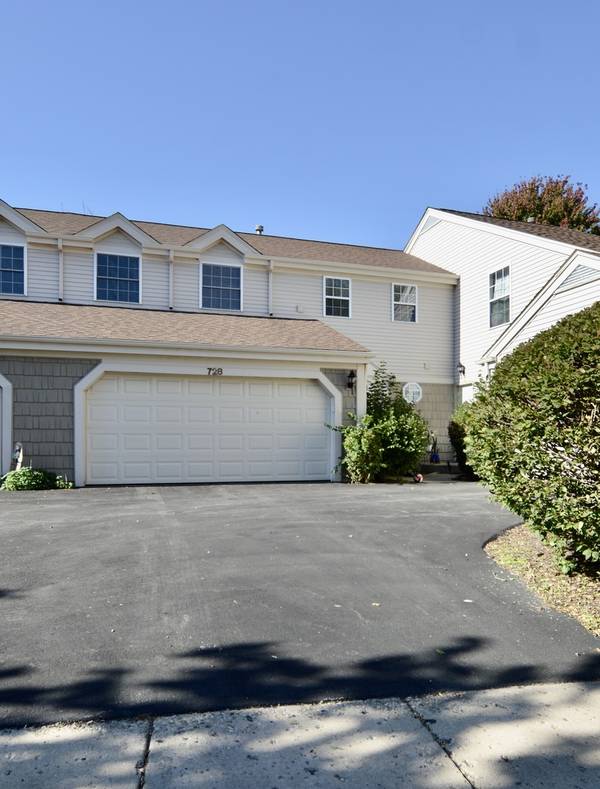728 Village CIR, Marengo, IL 60152