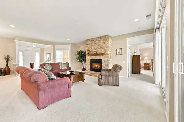 11861 Covey LN, Huntley, IL 60142