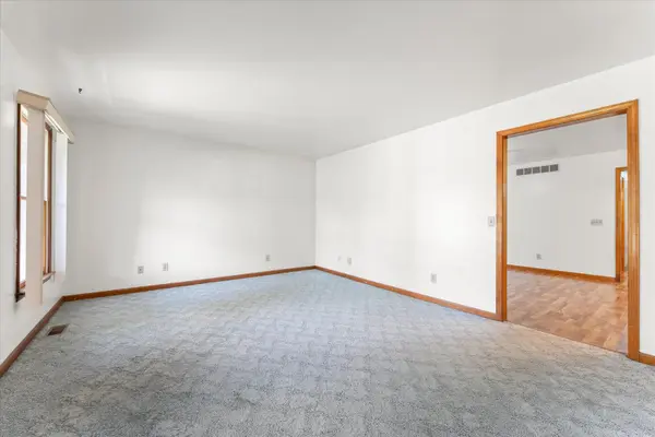 608 N Lake Of The Woods RD, Mahomet, IL 61853