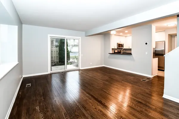 804 E Hillside AVE #804, Barrington, IL 60010
