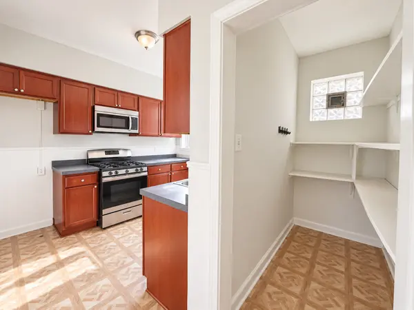 5453 S Everett AVE #3A, Chicago, IL 60615