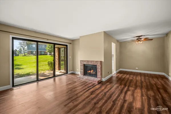 1547 7 Pines RD #D-1, Schaumburg, IL 60193