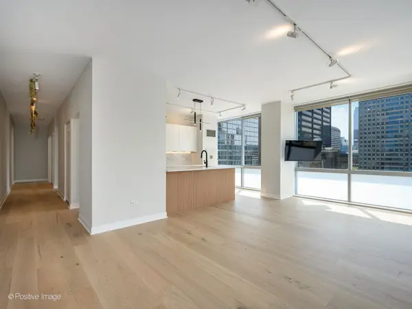 8 E RANDOLPH ST #2105, Chicago, IL 60601