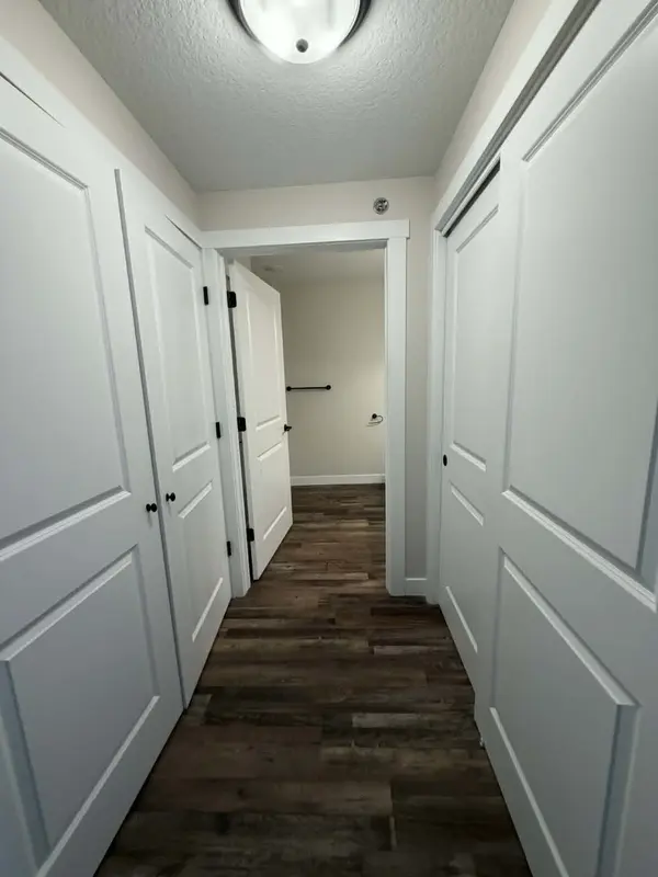 1176 Devils Glen RD #108, Bettendorf, IA 52722