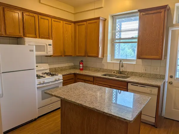 1106 W Taylor ST #2nd-Flr, Chicago, IL 60607