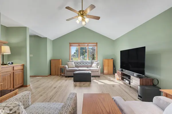904 Kester RD, Marshalltown, IA 50158