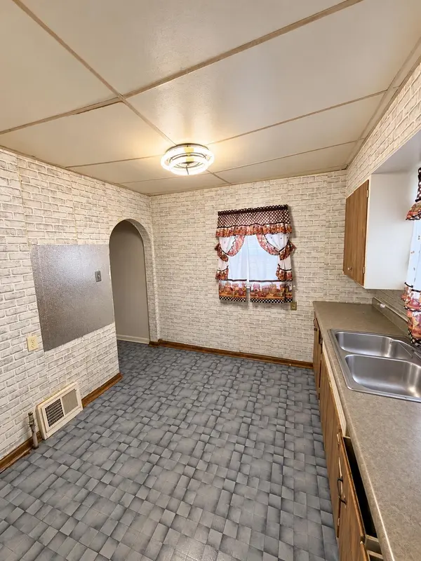 1405 W 2nd AVE, Gary, IN 46402