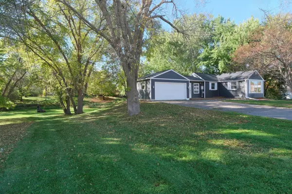 575 Hamel RD, Medina, MN 55340