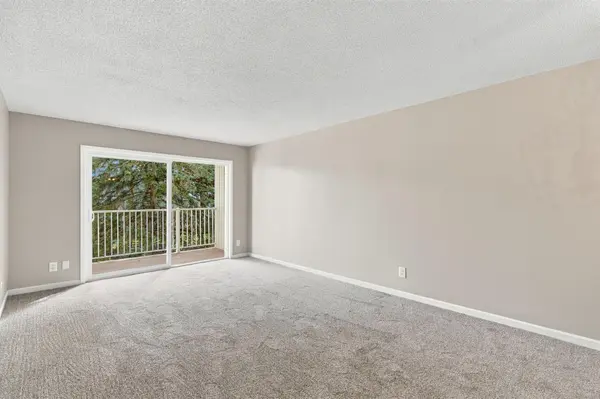 132 Demont AVE E #238, Little Canada, MN 55117