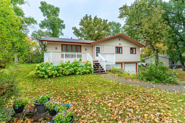 42107 Bur Oak Hills LOOP, Pelican Rapids, MN 56572
