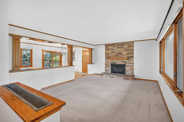 12760 Roberts DR, Eden Prairie, MN 55346