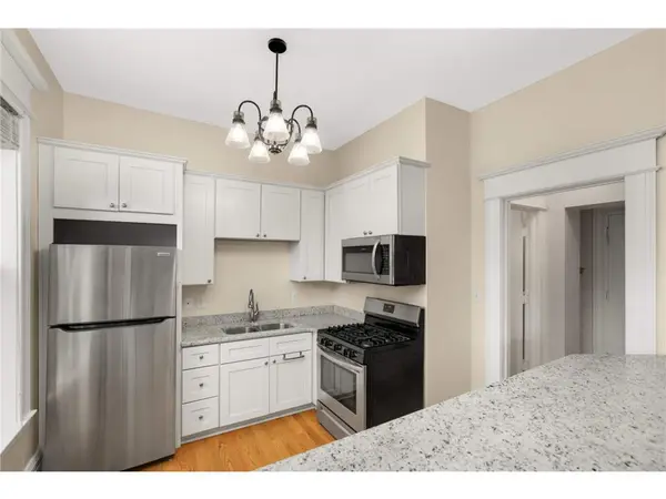 579 Summit AVE #105, Saint Paul, MN 55102
