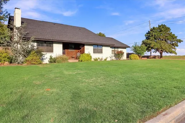 1009 Mac DR, Elk City, OK 73644
