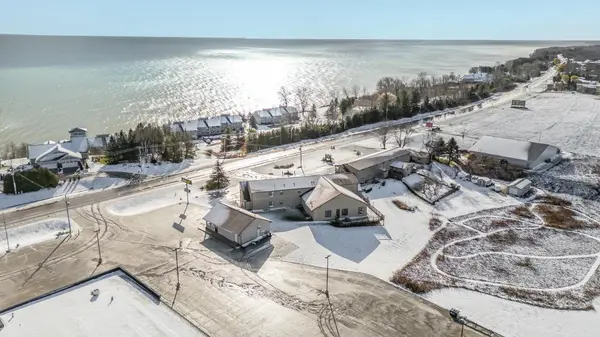 2217 LAKE ST, Algoma, WI 54201