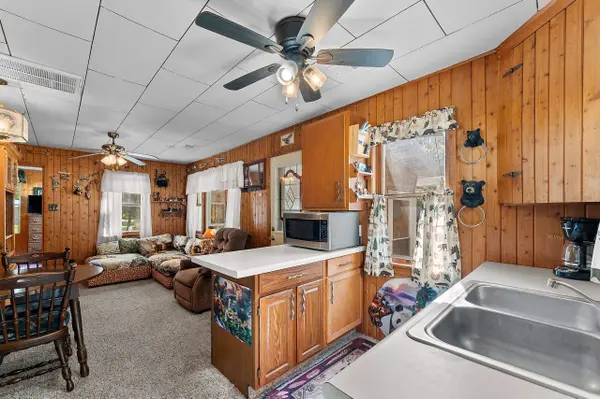 N7805 NOQUEBAY RD, Crivitz, WI 54114
