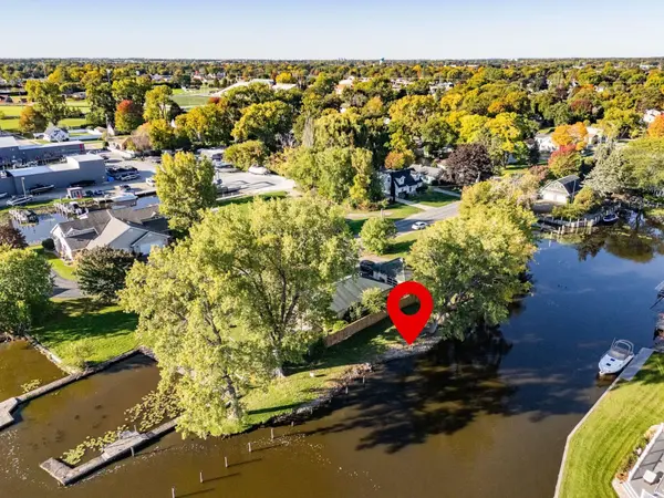 912 ADAMS AVE, Oshkosh, WI 54902