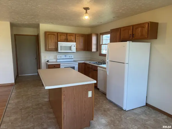 12 THOMAS CT, Mackinaw, IL 61755
