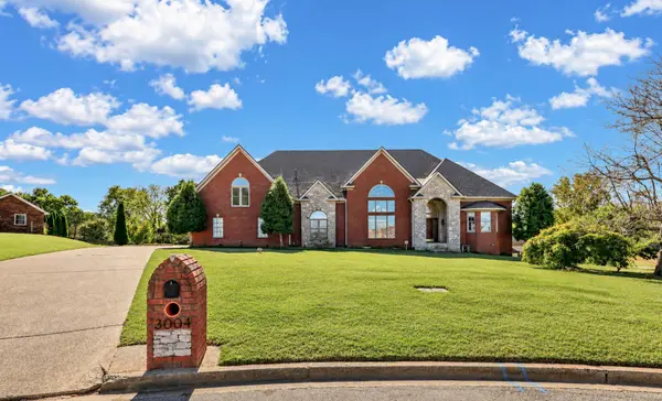 3004 Edgemont Dr, Clarksville, TN 37043