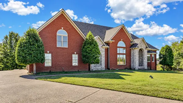 3004 Edgemont Dr, Clarksville, TN 37043