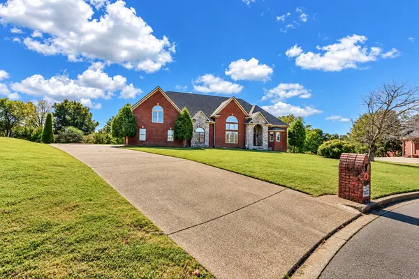3004 Edgemont Dr, Clarksville, TN 37043