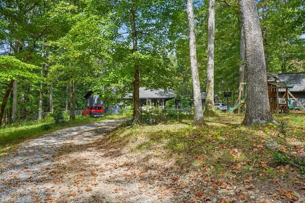 720 Harris Rd, Dickson, TN 37055