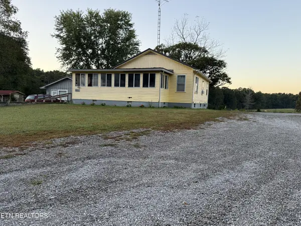 1661 Deer Lodge Hwy, Deer Lodge, TN 37726