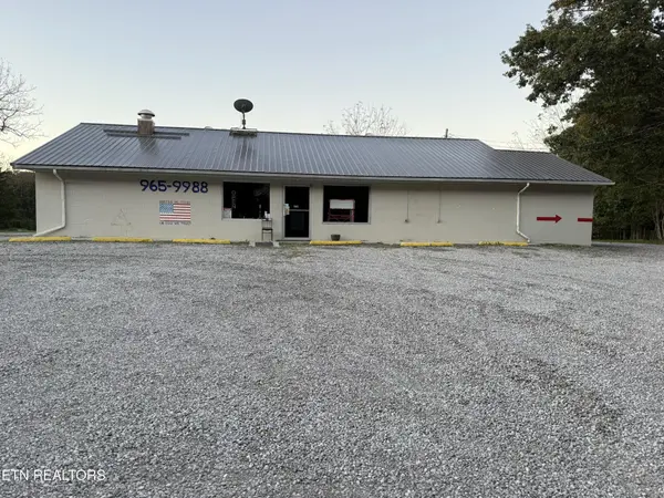 1661 Deer Lodge Hwy, Deer Lodge, TN 37726