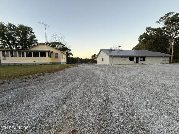 1661 Deer Lodge Hwy, Deer Lodge, TN 37726
