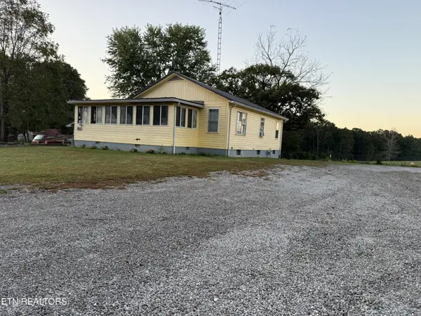 1661 Deer Lodge Hwy, Deer Lodge, TN 37726
