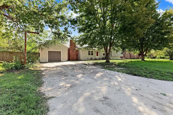 276 S Van Arsdale Ave, Haysville, KS 67060