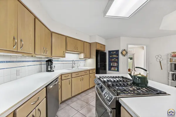 3937 SW Stonybrook DR, Topeka, KS 66610