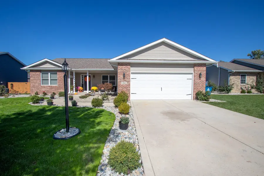 261 Honey Locust CT, Valparaiso, IN 46385