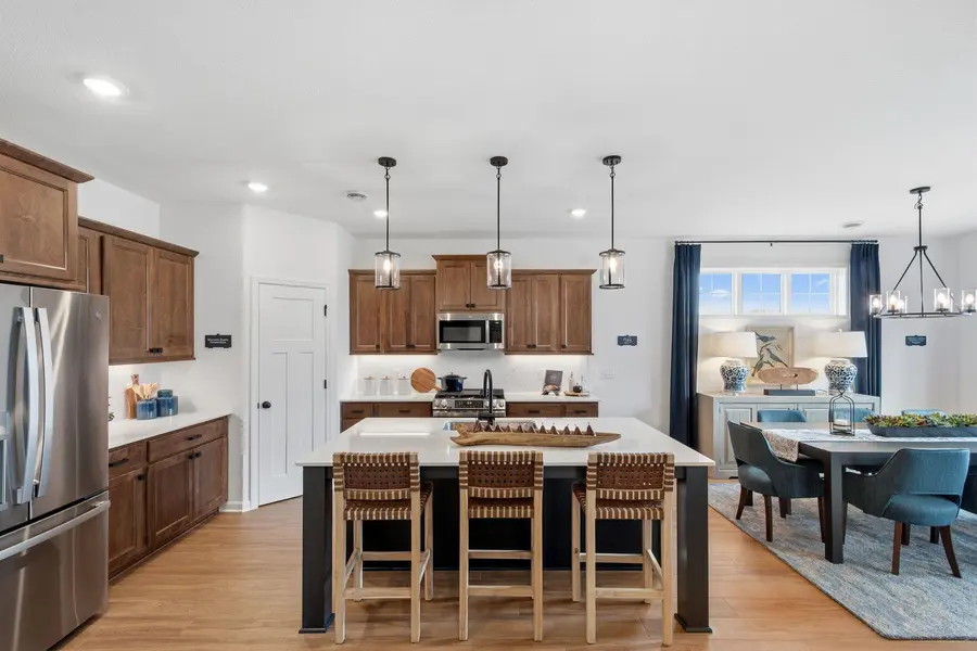 551 Tulare TER, Newport, MN 55055