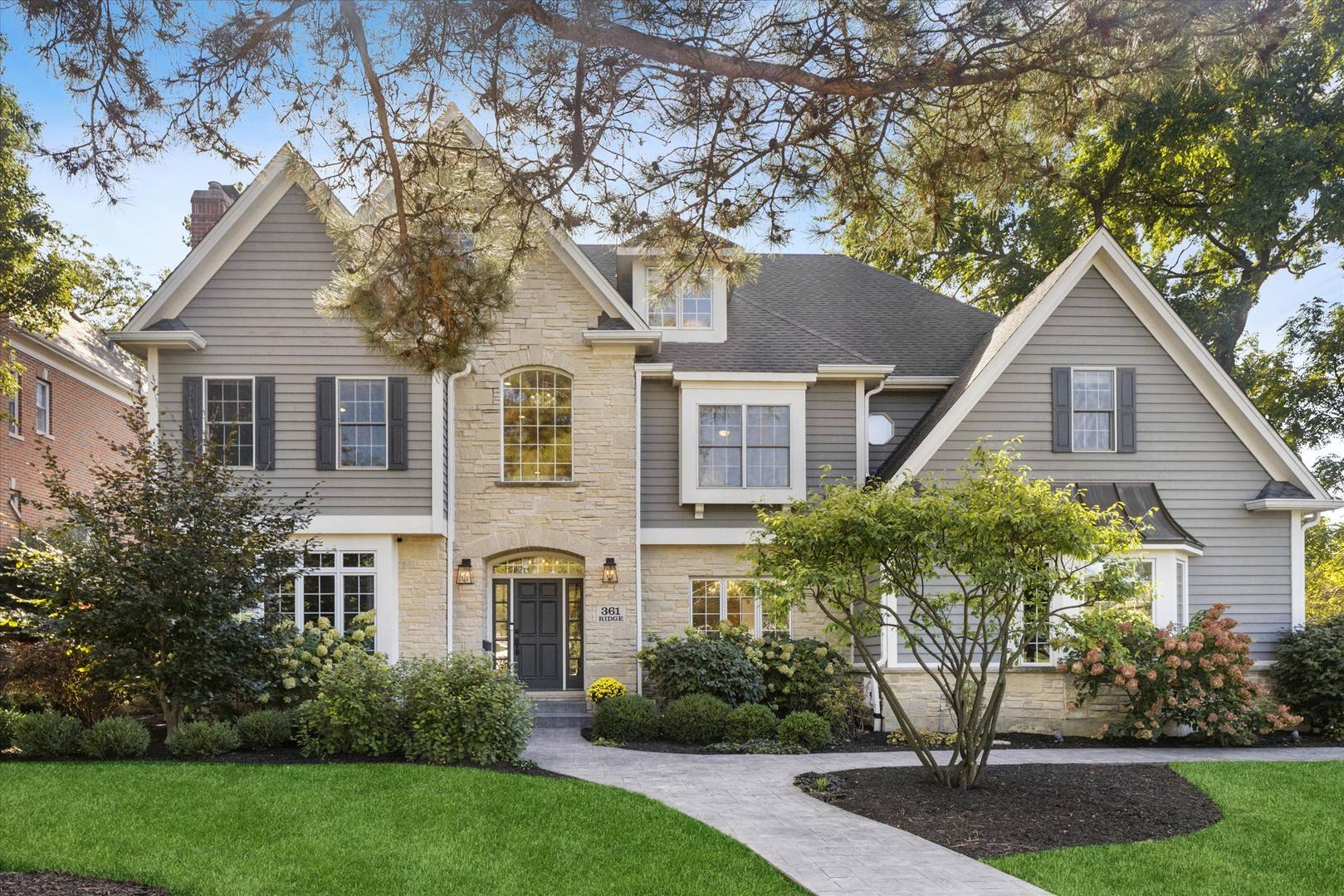 361 RIDGE AVE, Clarendon Hills, IL 60514