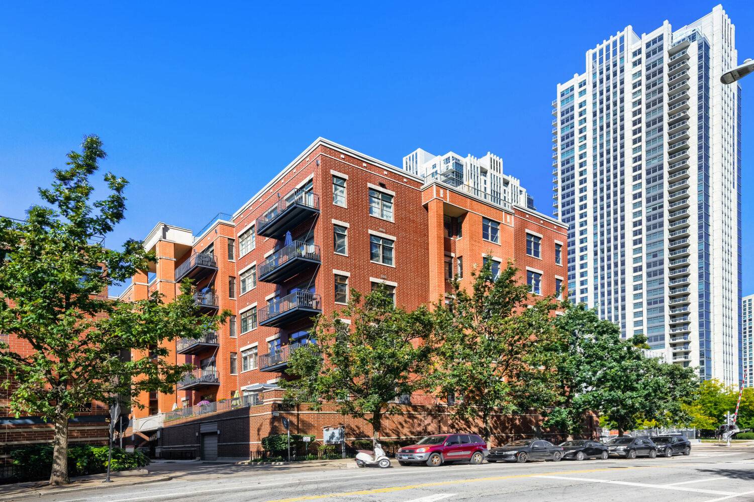 330 N Clinton ST #302, Chicago, IL 60661