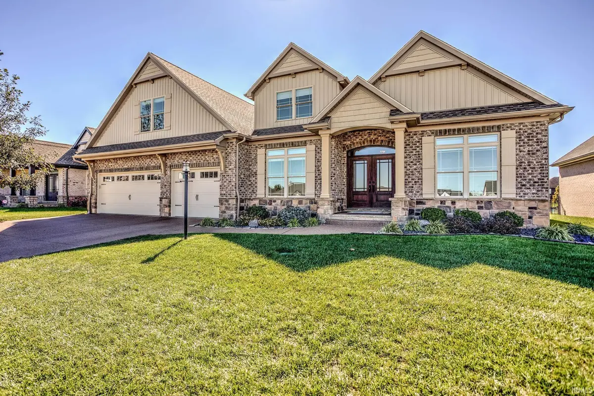 8633 Crenshaw DR, Newburgh, IN 47630-8340